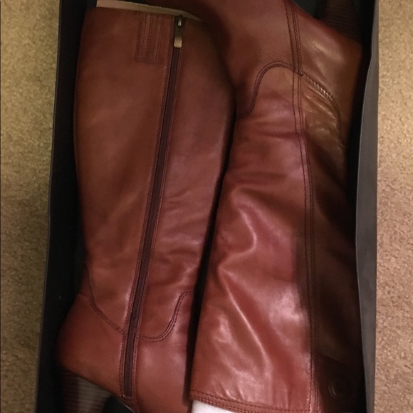 Brown Leather Boots, size 8 - Picture 6 of 7